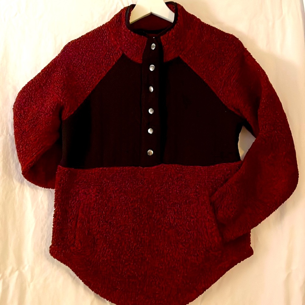 Maurice’s -Women’s Faux Fur Maroon&Black Long-sleeve pullover w/Buttons -Size XS
